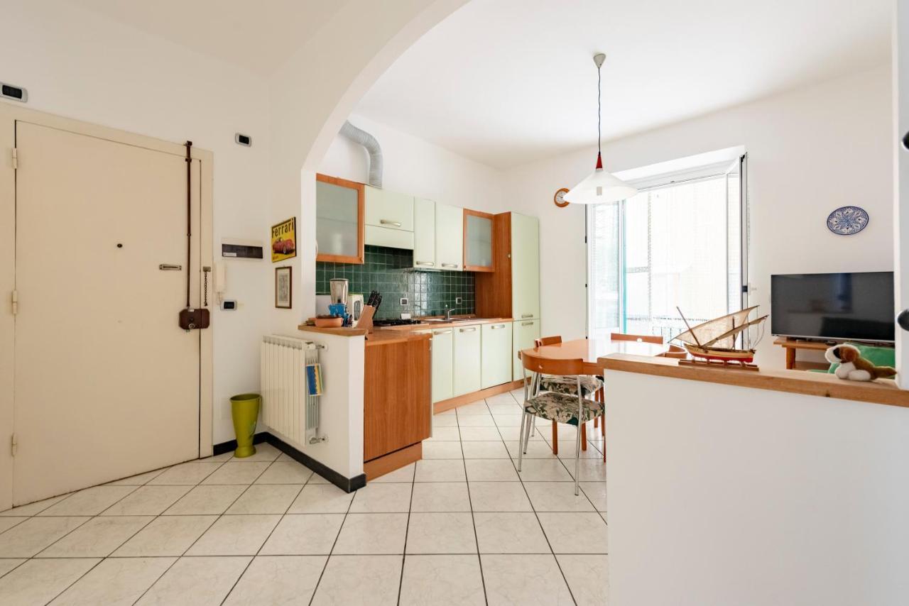 Joivy Cosy Flat With Parking In Chiavari Exterior photo