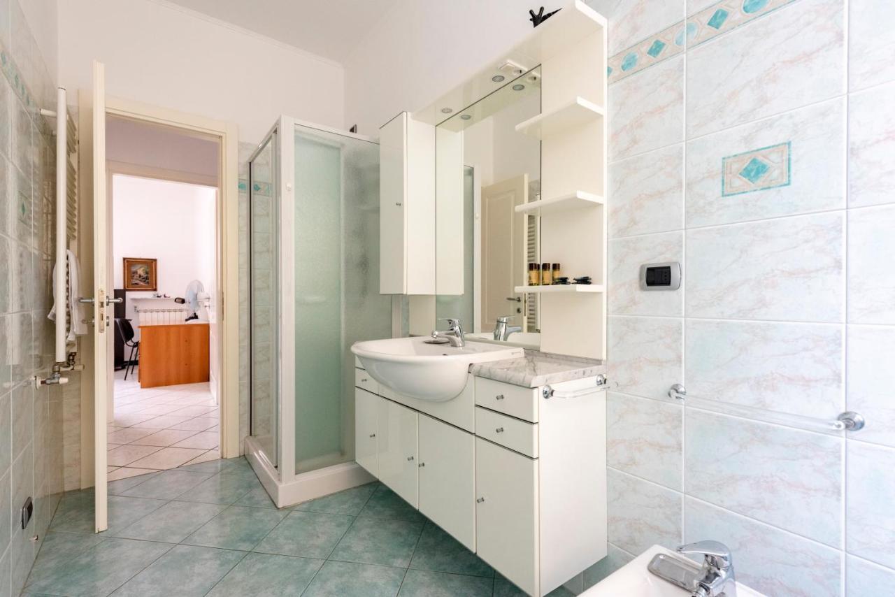 Joivy Cosy Flat With Parking In Chiavari Exterior photo